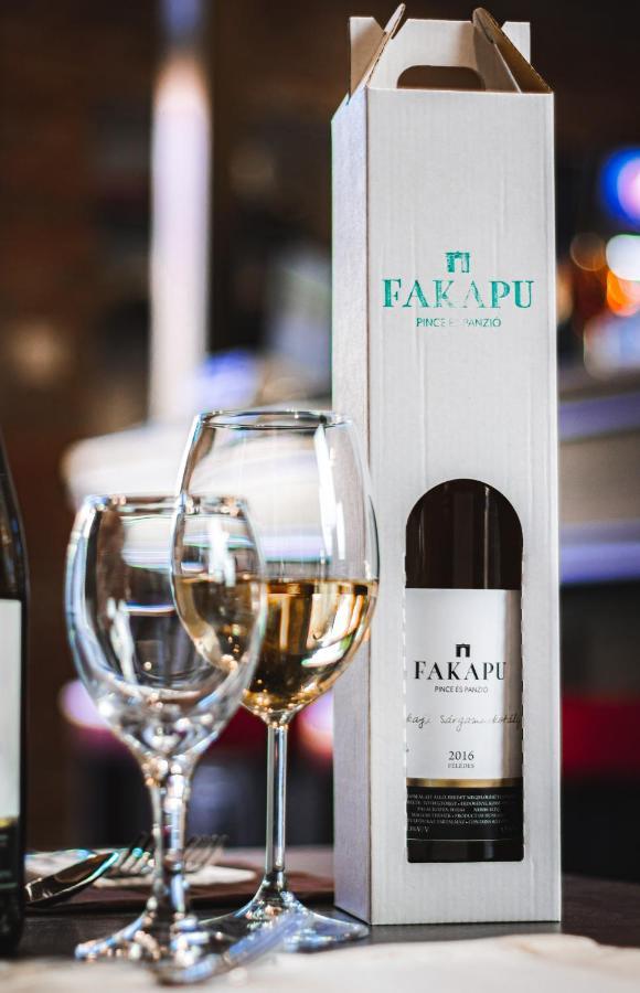 トカイ Fakapu Pince Es Panzio Bed & Breakfast エクステリア 写真